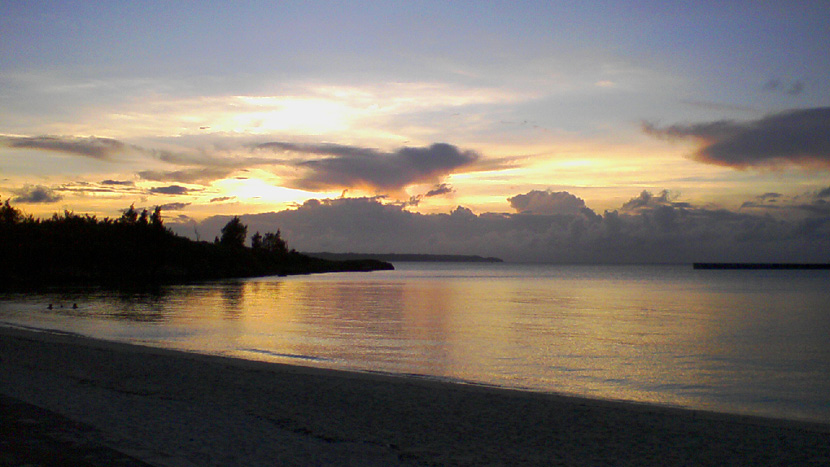 パイナガマビーチの夕日